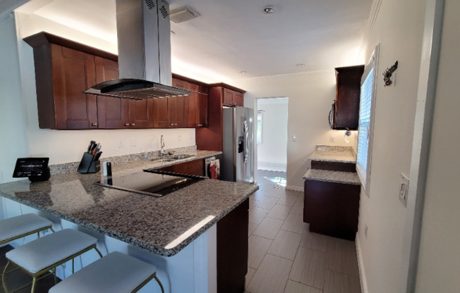 6523 BAYSHORE BLVD