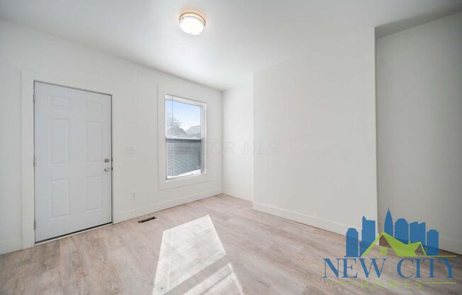 2 beds, 1 bath, $1,299, Unit 189 N Central Ave