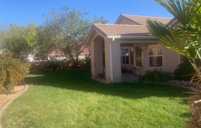 3 Bedroom 2 bath home located near Red Cliffs Mall