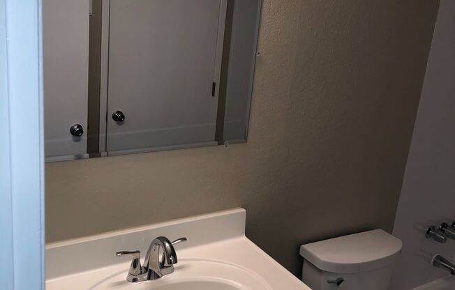 2 beds, 1 bath, 945 sqft, $1,500, Unit 101