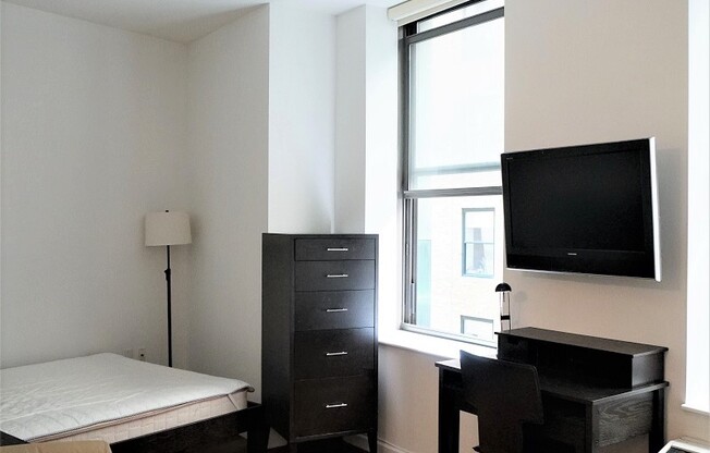 Studio, 1 bath, 367 sqft, $3,300, Unit 606