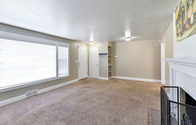 Charming Remodeled Rambler 3 Bdrm 2.75 Bath with Spacious Yard Kent East Hill