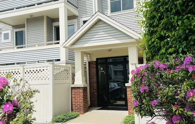 2 beds, 2 baths, 826 sqft, $2,500, Unit D309
