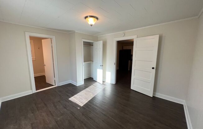 2 beds, 1 bath, $1,375