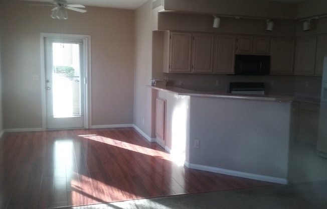 2 beds, 2 baths, $1,500