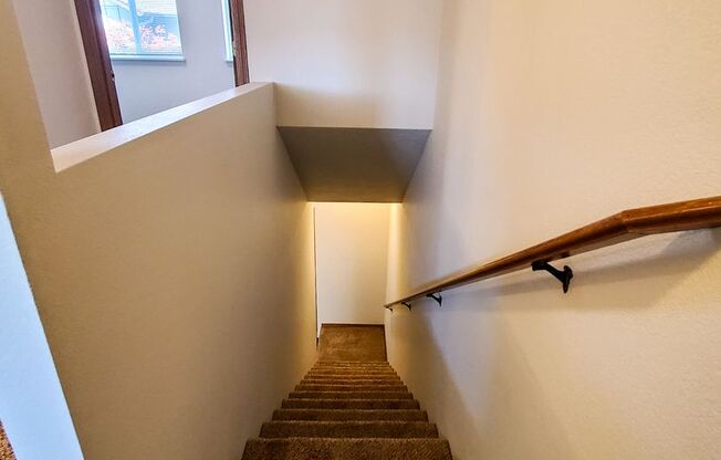 2 beds, 1.5 baths, 896 sqft, $1,495, Unit 660 LaSalle Street #1