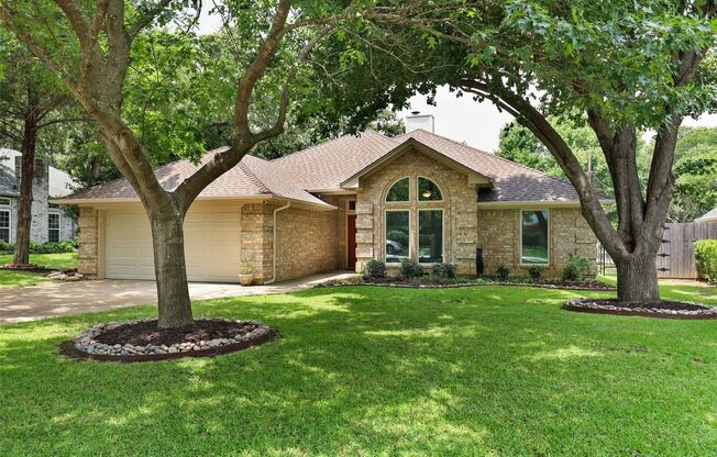 3 bed, 2 bath home in Burleson