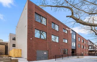 Gorgeous New Diamond St Construction Boasting Luxury Finishes