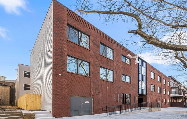 Gorgeous New Diamond St Construction Boasting Luxury Finishes