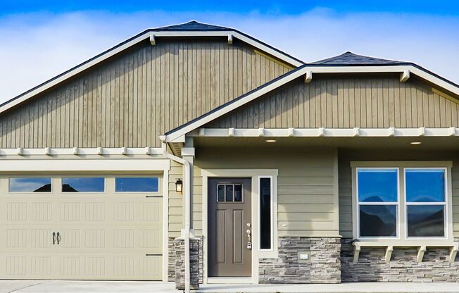 Brand New Home in Hayden North