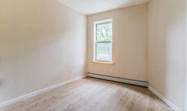 3 beds, 1 bath, 1,100 sqft, $3,000, Unit 3FL