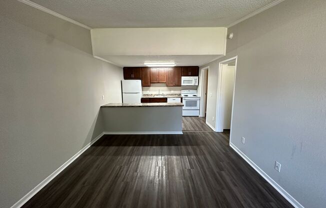 1 bed, 1 bath, 634 sqft, $949, Unit 5991 UD