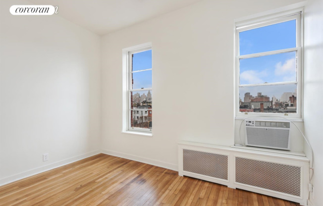 259 W 12 ST