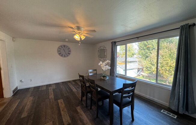 Ledan06-225 Kashmir Ct SE Duplex