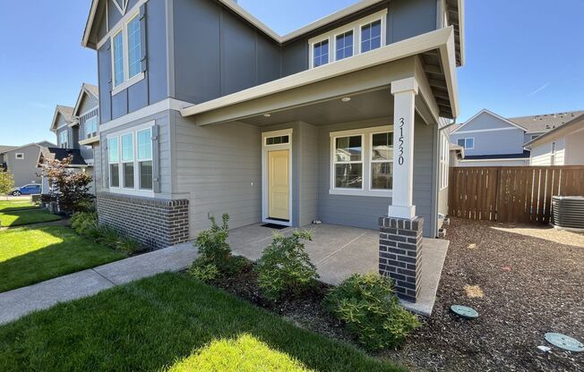 Stunning New North Plains Home with 3 Bedrooms, 2.5 Bathrooms, Soaring Living Room, Loft, Office & Luxurious Primary Suite
