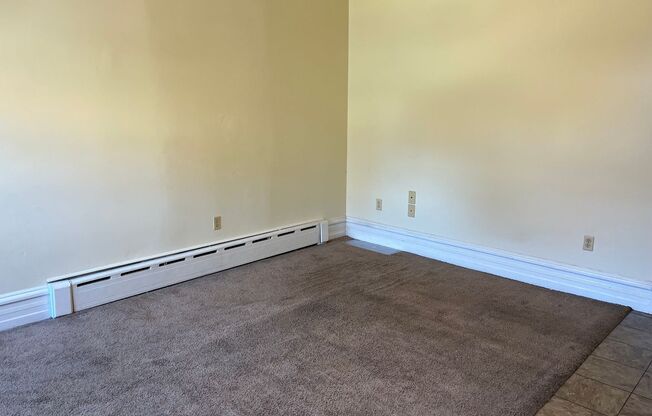 1 bed, 1 bath, $1,150, Unit 132 N. Prince St.