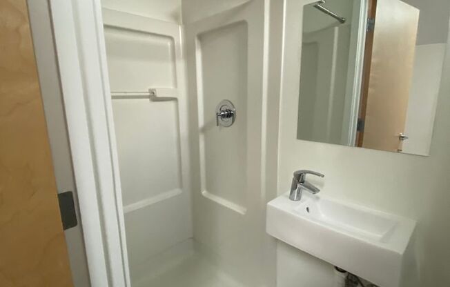 Studio, 1 bath, 239 sqft, $1,145, Unit 213