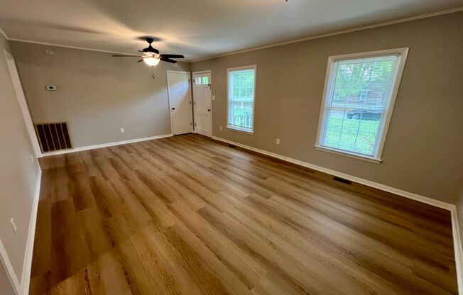 3 Bed 1.5 Bath W. Bonus, Renovated Full Brick Home in Murfreesboro