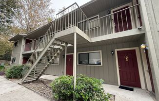 1/1 in Rustic Springs!