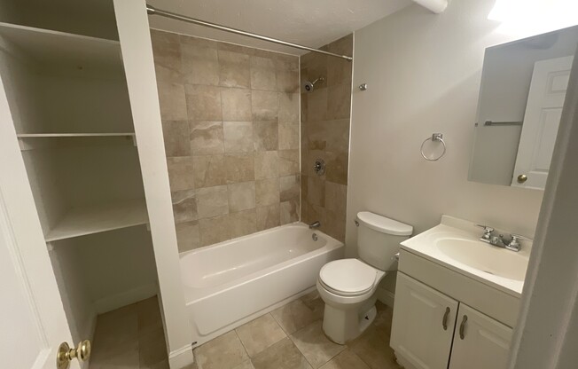 4 beds, 2 baths, $5,900, Unit 51