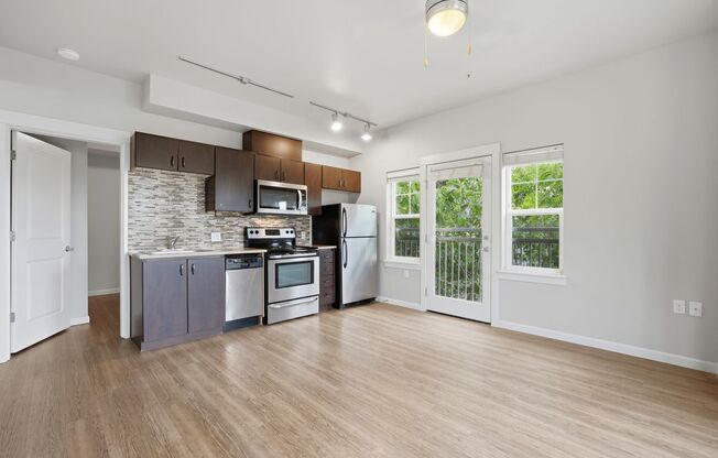2 beds, 1 bath, 552 sqft, $1,725, Unit 413