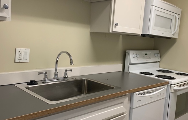 2 beds, 1 bath, 900 sqft, $1,461, Unit 512