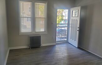 2 beds, 1 bath, $1,100, Unit 1st Floor