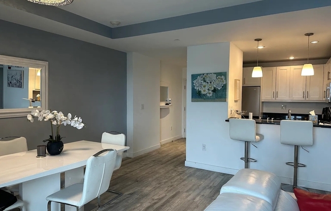 2 beds, 2 baths, 1,265 sqft, $3,900, Unit 402