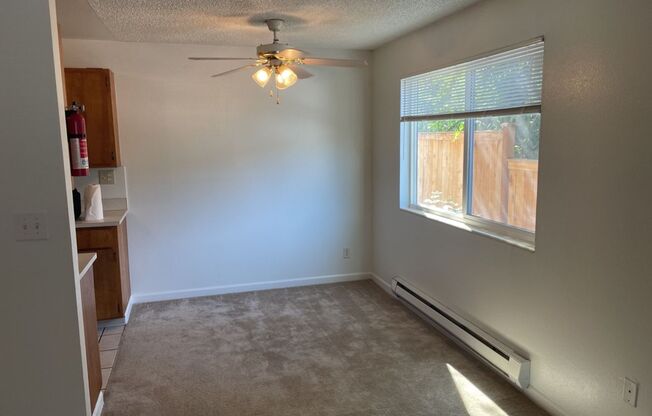 2 beds, 1 bath, 850 sqft, $1,500, Unit 4