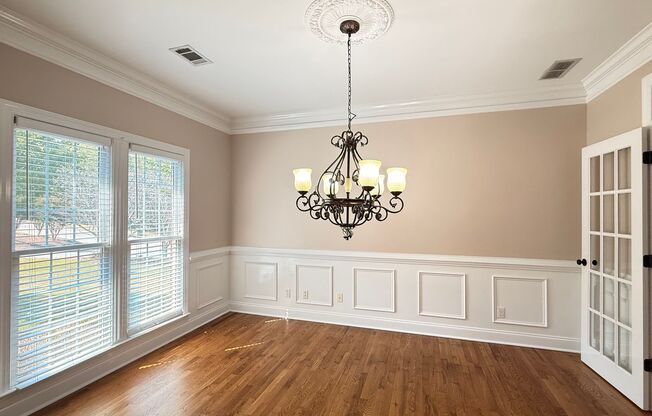 This beautiful brick home is located in Villa Rica and includes 6 bedrooms and 4.5 bath!