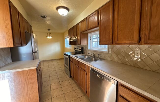 3 beds, 1 bath, $2,100