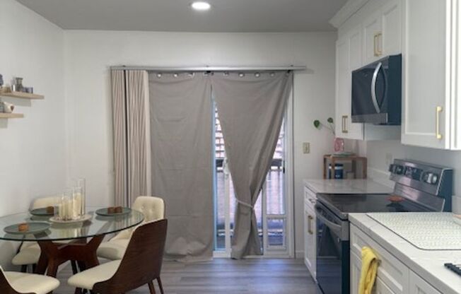 Bright & Airy 2-Bedroom Condo in Moraga, Furnished or Unfurnished