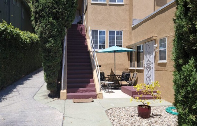 1945 Wilcox Ave