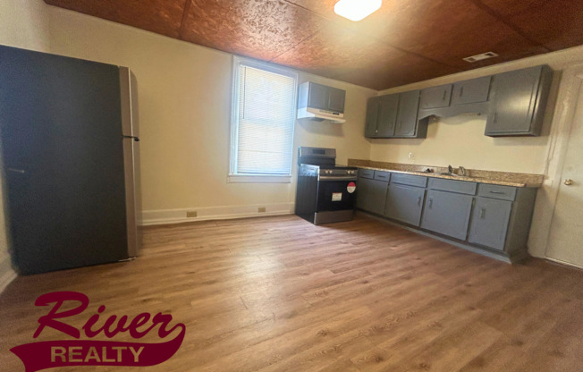 2 beds, 1.5 baths, 1,306 sqft, $900, Unit 25 Curry St