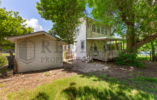 322 N MERIDIAN AVE