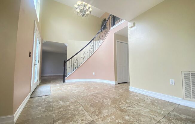 4/2.5 Clermont Home with fenced yard