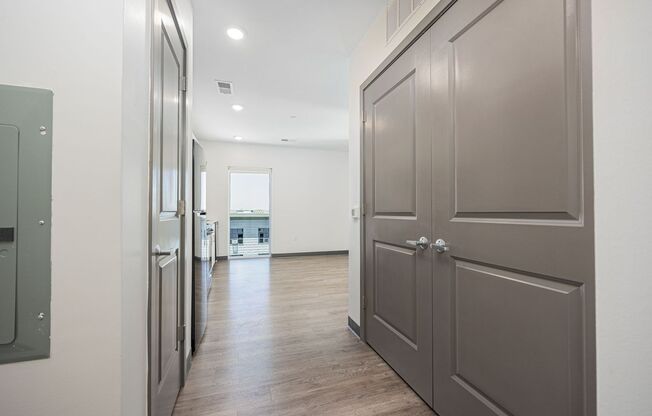 1 bed, 1 bath, 496 sqft, $1,125, Unit 622