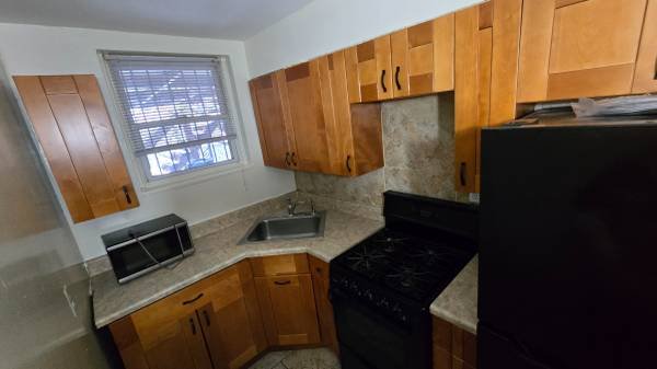 134 6 BOOTH MEMORIAL AVE