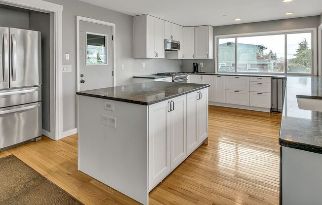 Rare Find: Flexible Living and Stunning Views in Des Moines, WA
