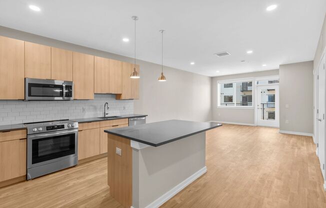 1 bed, 1 bath, 614 sqft, $2,420, Unit 604