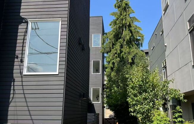 Nice 2-bed, 2-bath townhouse near Green Lake Seattle for rent