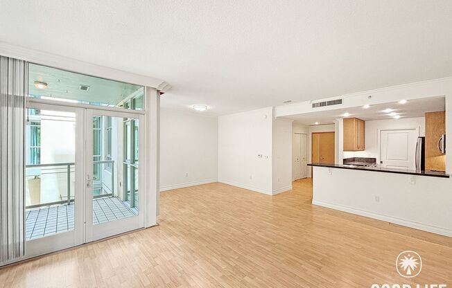 STUNNING 2 BED/2 BATH CONDO AVAILABLE IN THE DISCOVERY BUILDING IN CORTEZ HILL!