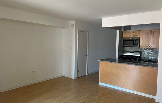 222 W 14 ST