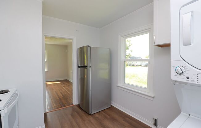 2 beds, 1 bath, $1,500