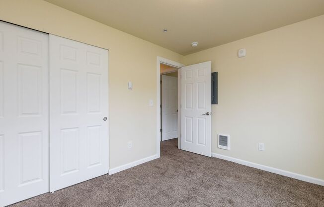2 beds, 1 bath, 864 sqft, $1,600, Unit C1