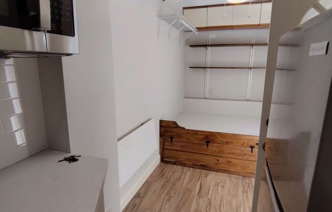 ***AVAILABLE NOW***Modern Micro Unit – Steps from Mission Beach Boardwalk!