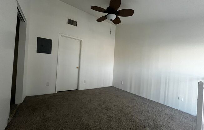 1 bed, 1 bath, $950, Unit B14