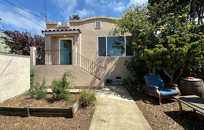 Chic Eclectic Bungalow with ADU Cottage in Vibrant El Cerrito