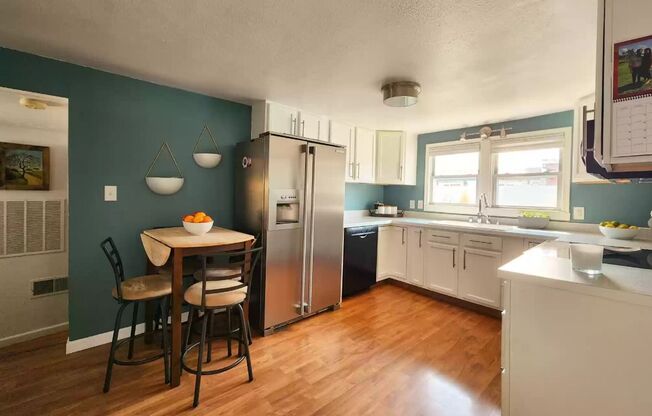 2 beds, 1 bath, $2,195