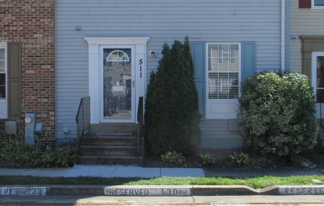 Updated 2 Bedroom & Den Townhome in Odenton! Close to Ft. Meade!
